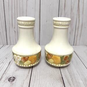 Della Robbia Metlox Poppytrail Vernon Salt Pepper Shakers Embossed Fruit 4.5”